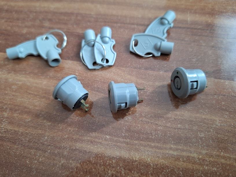 Mini zámok plastový - balenie 3ks, priemer 10mm